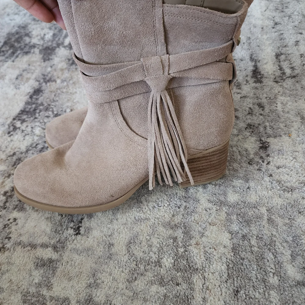 Booties - Picture 4 of 6